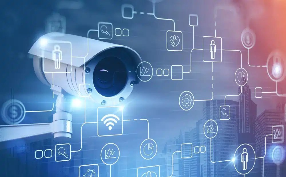 Camera supraveghere exterior WiFi, perfectă pentru siguranță urbană, cu card MicroSD 64GB inclus, ideală pentru monitorizarea clădirilor și zonelor publice.