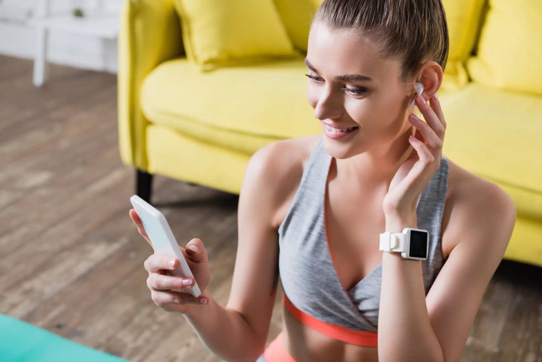 ceasuri smartwatch bluetooth si casti wireless. Acestia se uita la ceas smartwatch monitorizare sanatate.