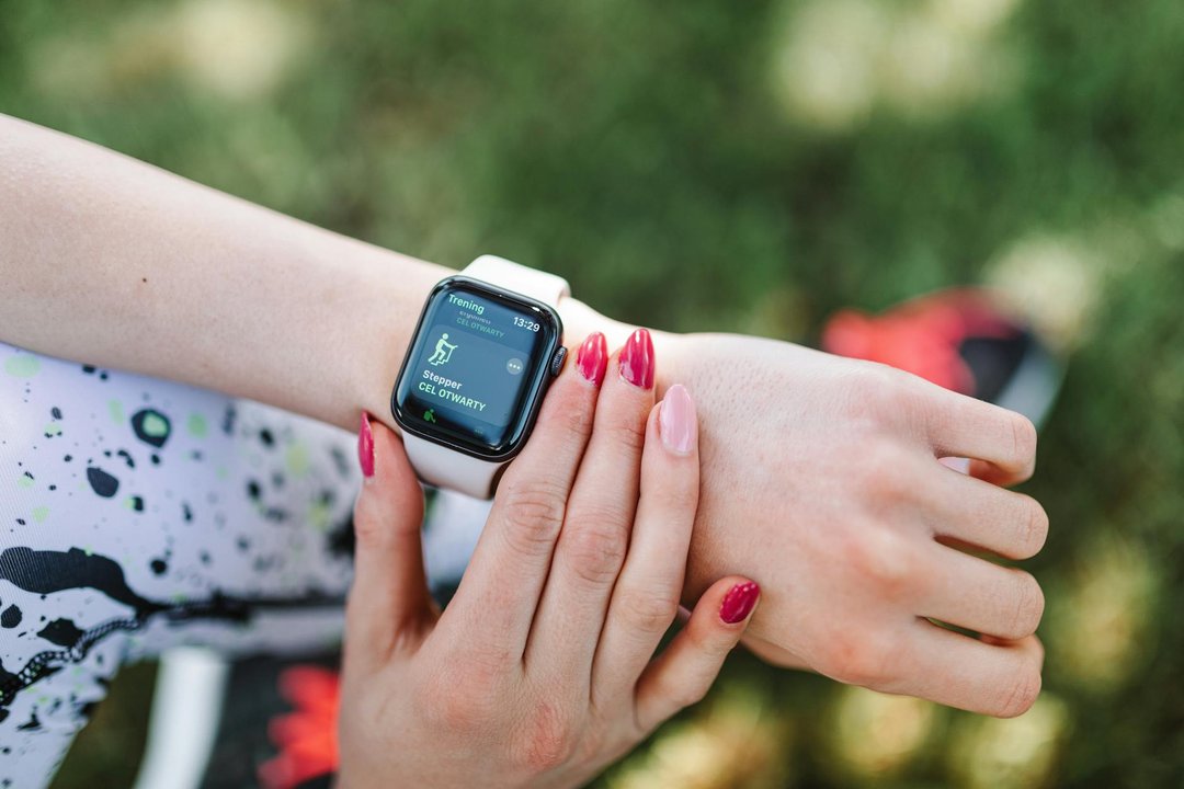 Păreri smartwatch GT5 Pro: interfața modului de alergare afișată pe ceasul iQuality